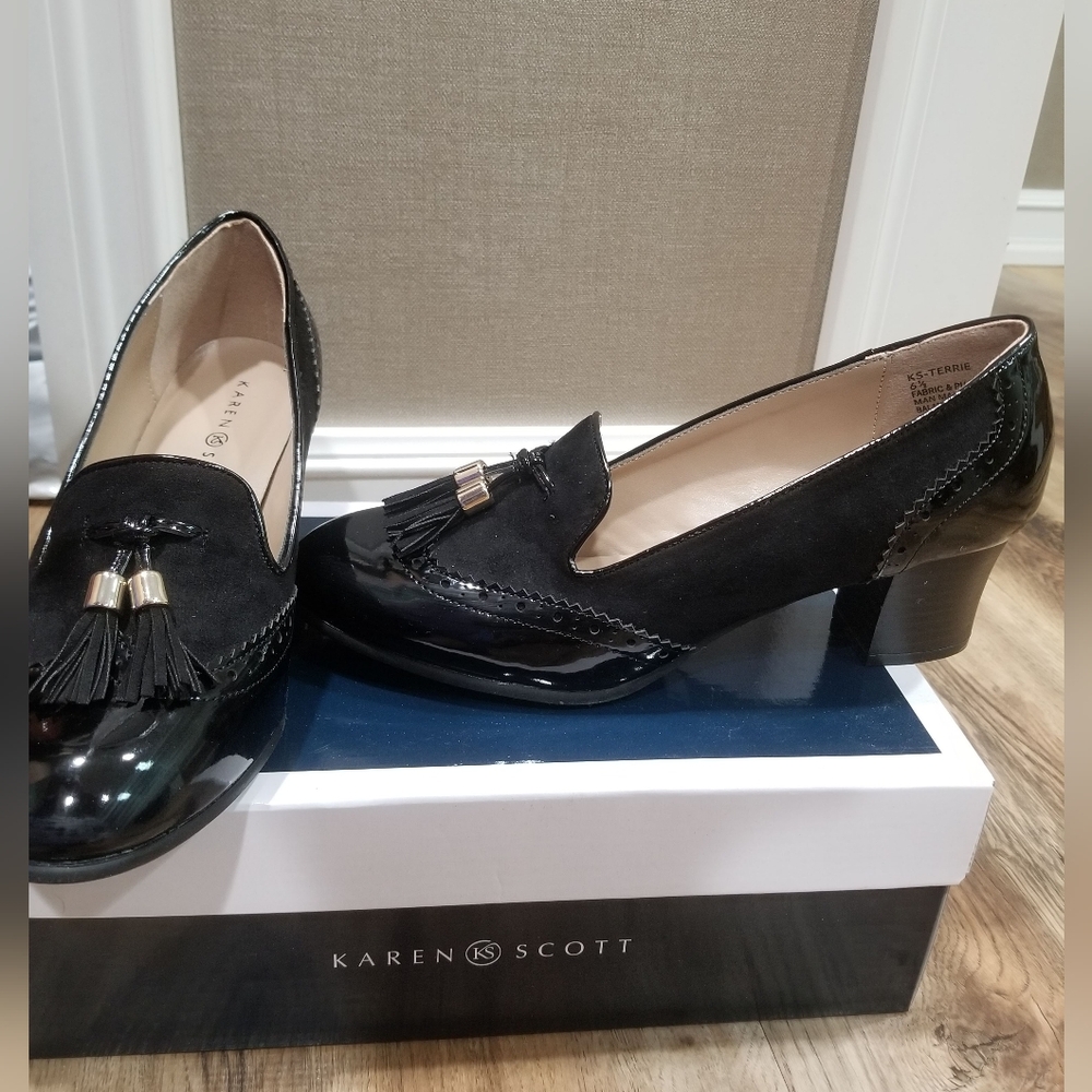 Karen Scott Black Loafers with Tassel Detail
